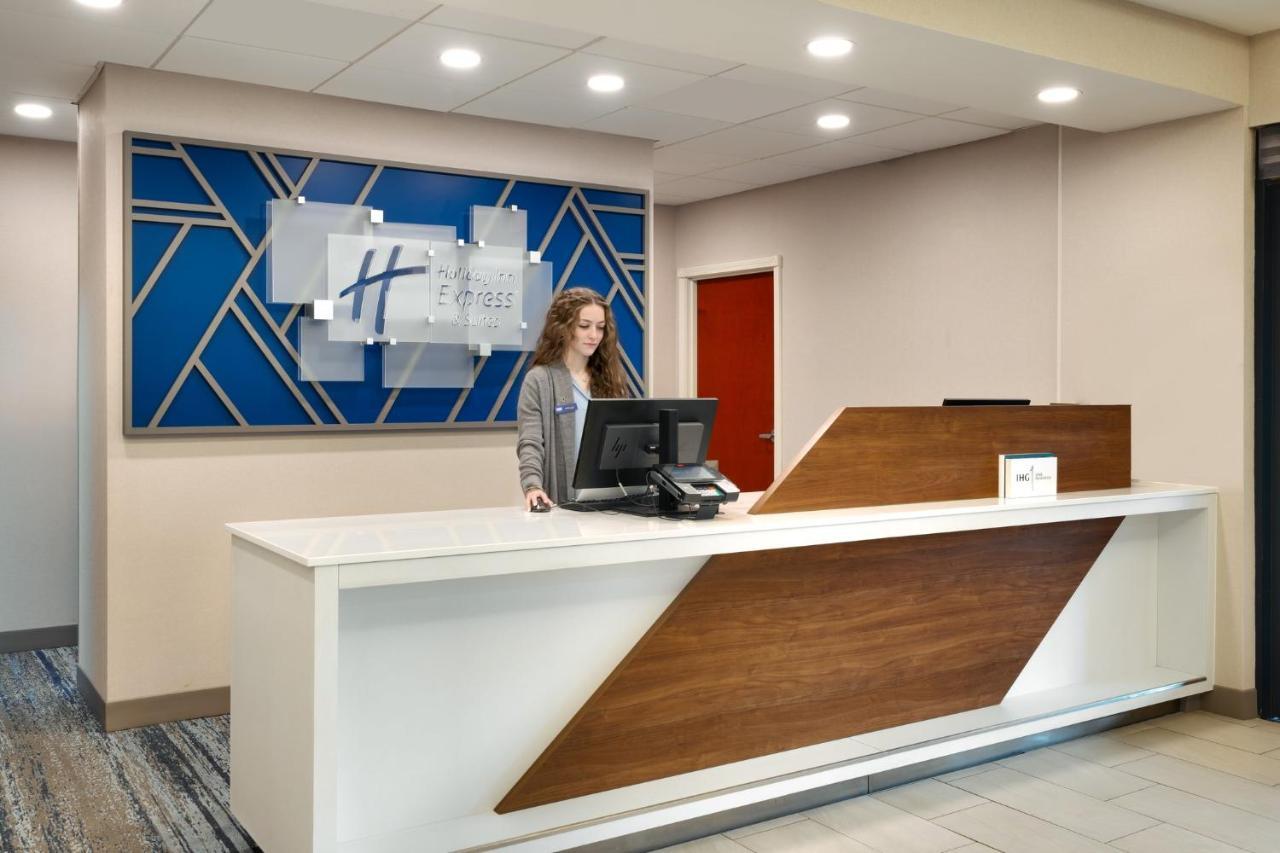 Holiday Inn Express And Suites Helena By Ihg Bagian luar foto